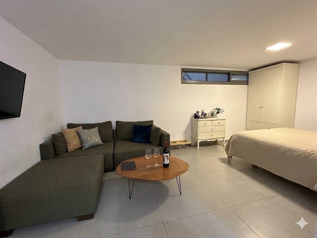 Unit 1 Rooms in  Shoham